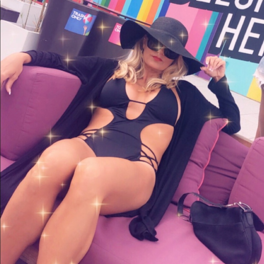 Super sexy black monokini